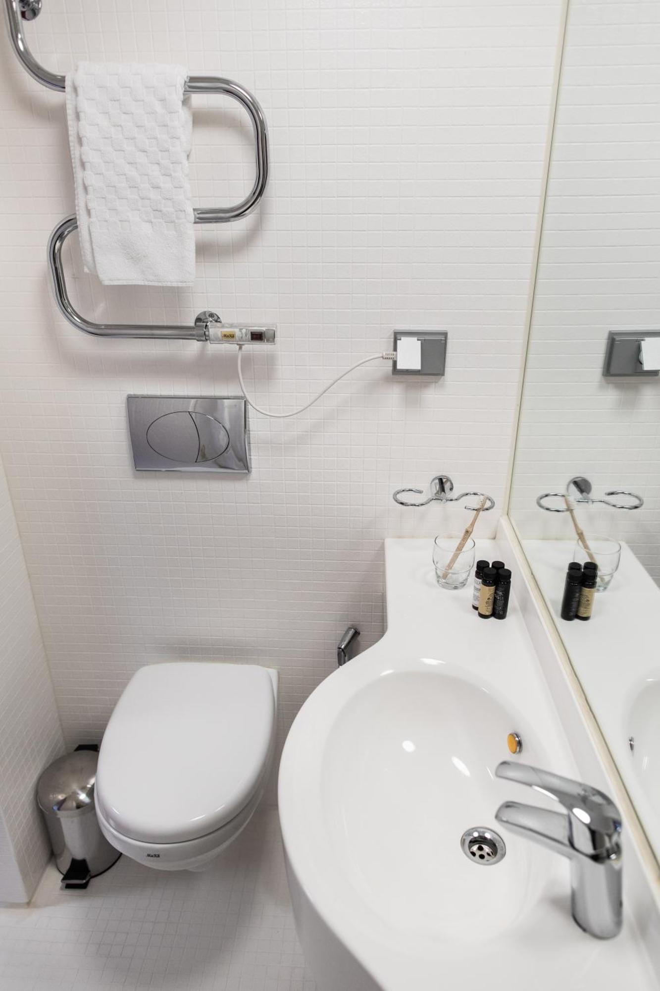 Deluxe King Room private Bathroom