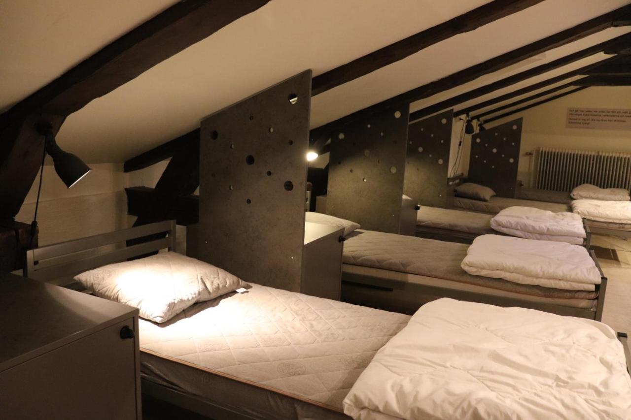 Bed 16-Bed Dormitory Mixed